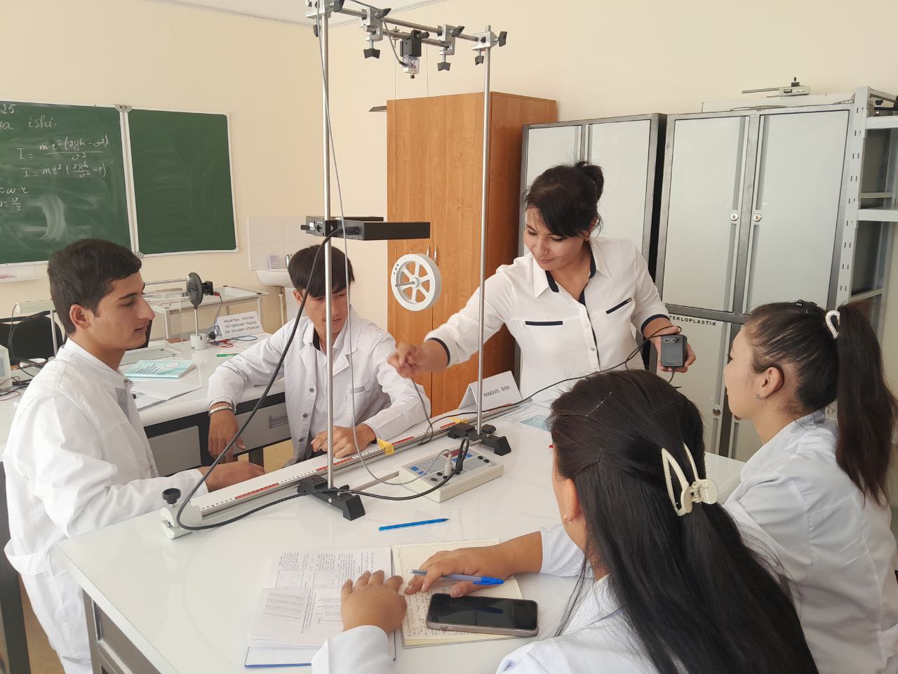 Talabalar bilan laboratoriya mashg'ulotlari